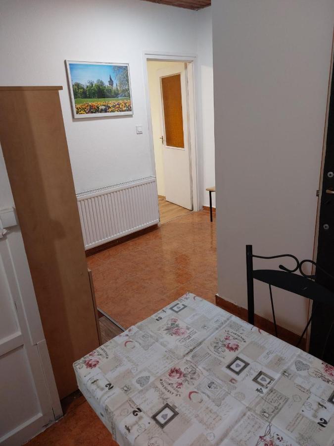 Red Locomotive Apartment Budapeşte Dış mekan fotoğraf