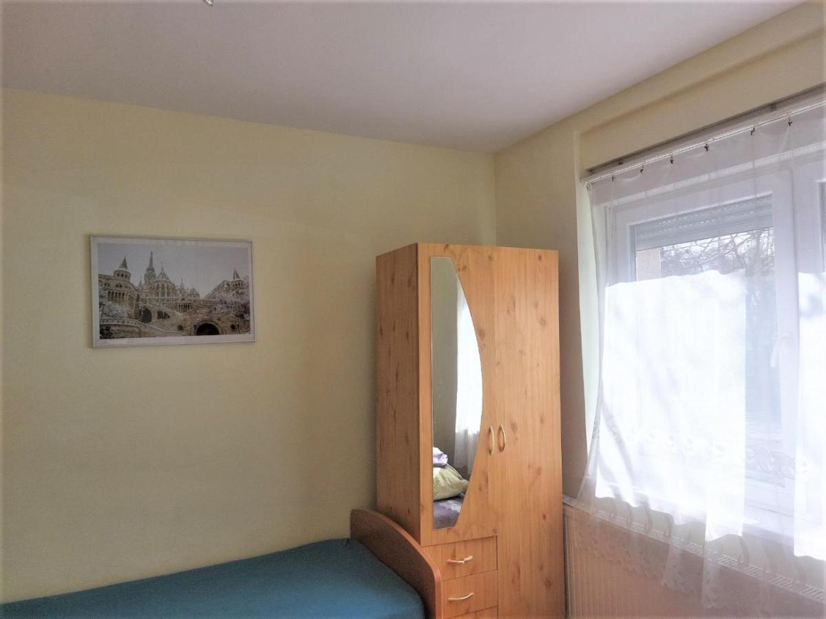 Red Locomotive Apartment Budapeşte Dış mekan fotoğraf