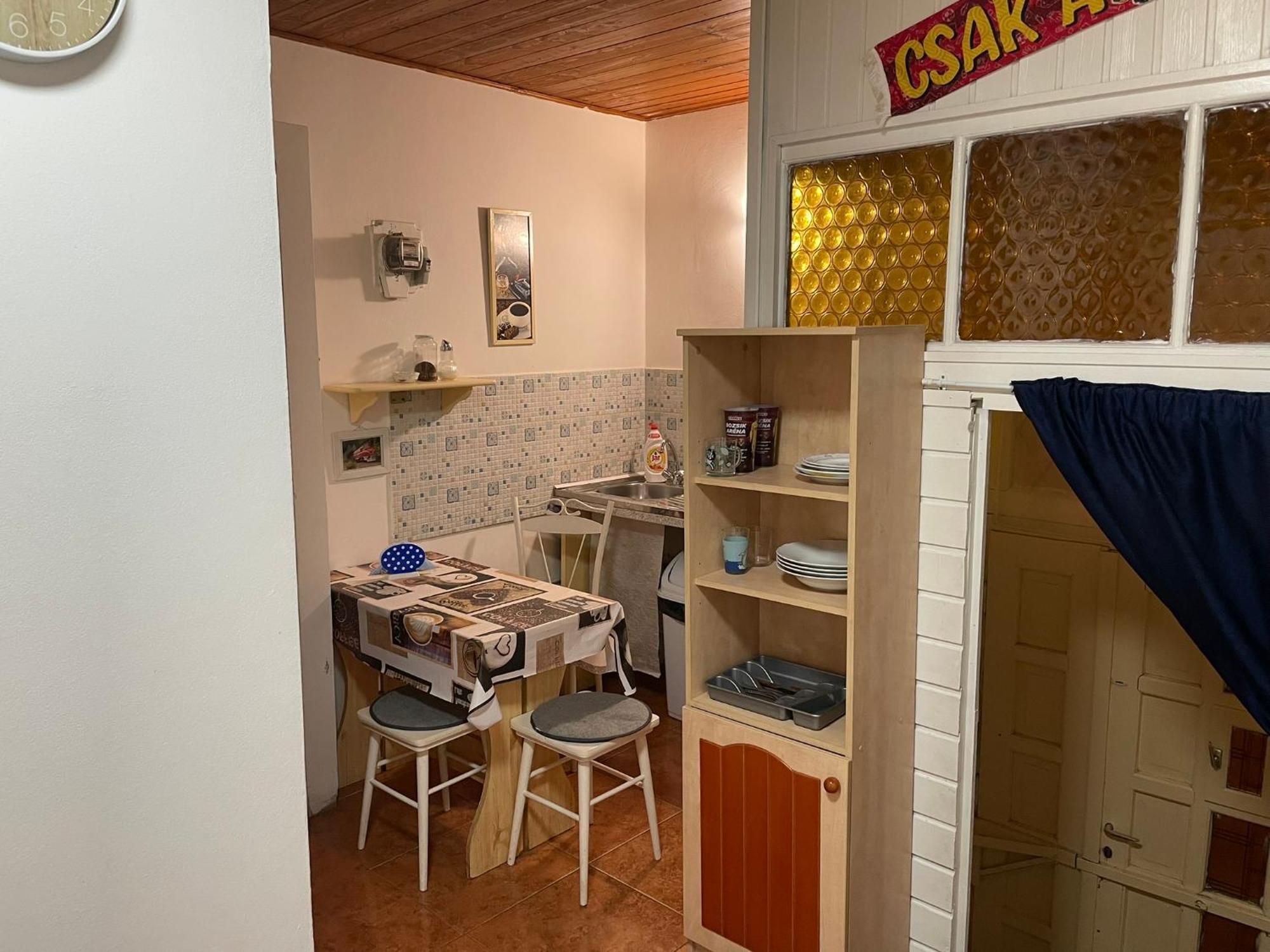 Red Locomotive Apartment Budapeşte Dış mekan fotoğraf